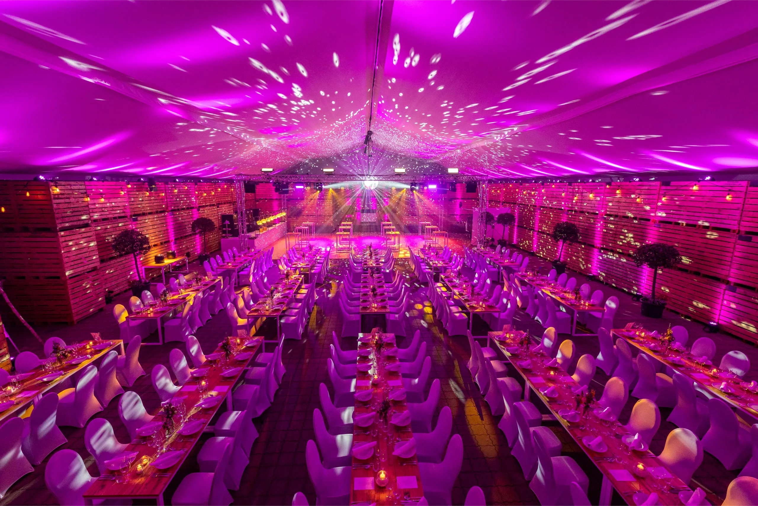 Sound Patrol Premium Hochzeiten: Header-Bild der Startseite für elegante Hochzeitsveranstaltungen